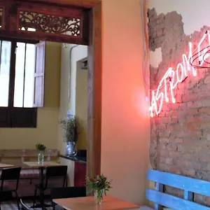 https://hostal-casa-astromelia.hotels-bogota.net